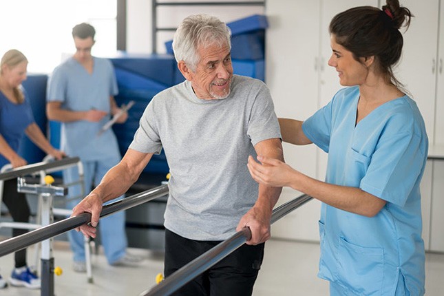 Особенности лечения и восстановления пожилых людей после переломов конечностей