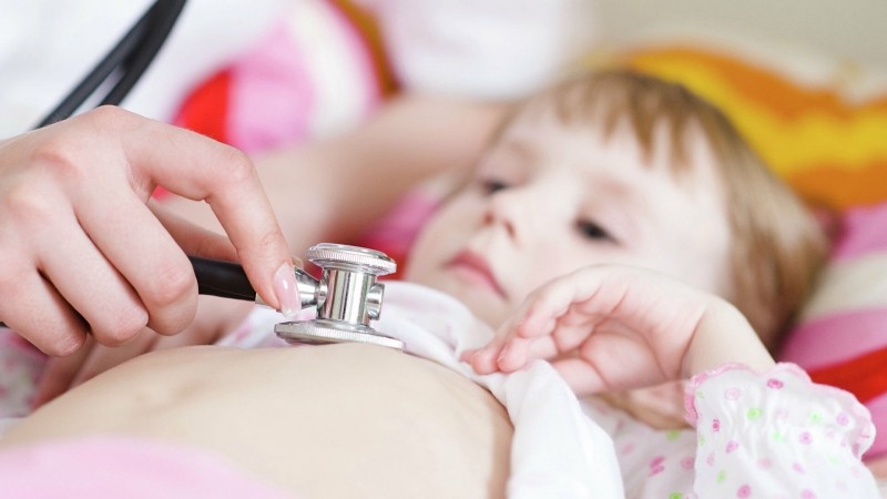 Пневмония у детей: как родителям распознать симптомы и что нужно делать