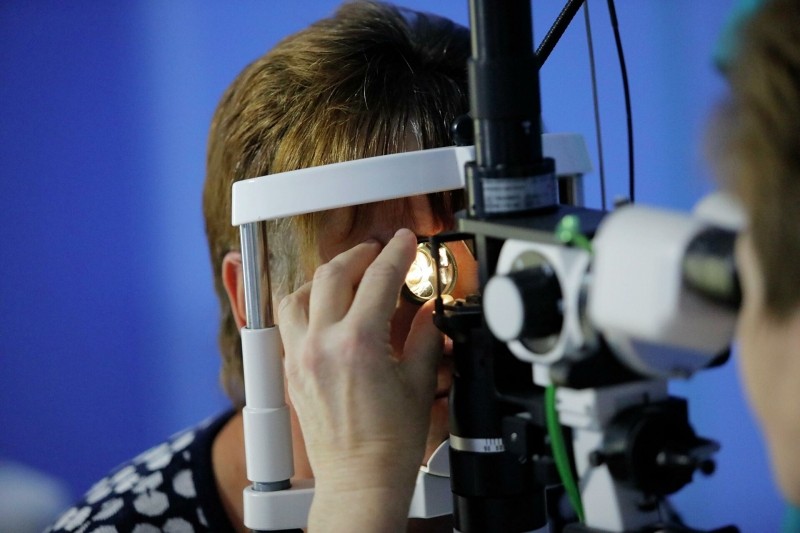 Лазерная коррекция зрения — об операции, противопоказаниях, последствиях