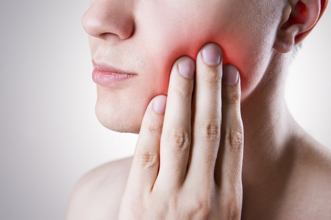 Как избавиться от зубной боли, и что от нее помогает?