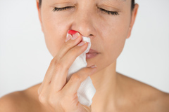 Как снять отек слизистой носа при насморке и при этом снизить риск развития сухости слизистой оболочки носа